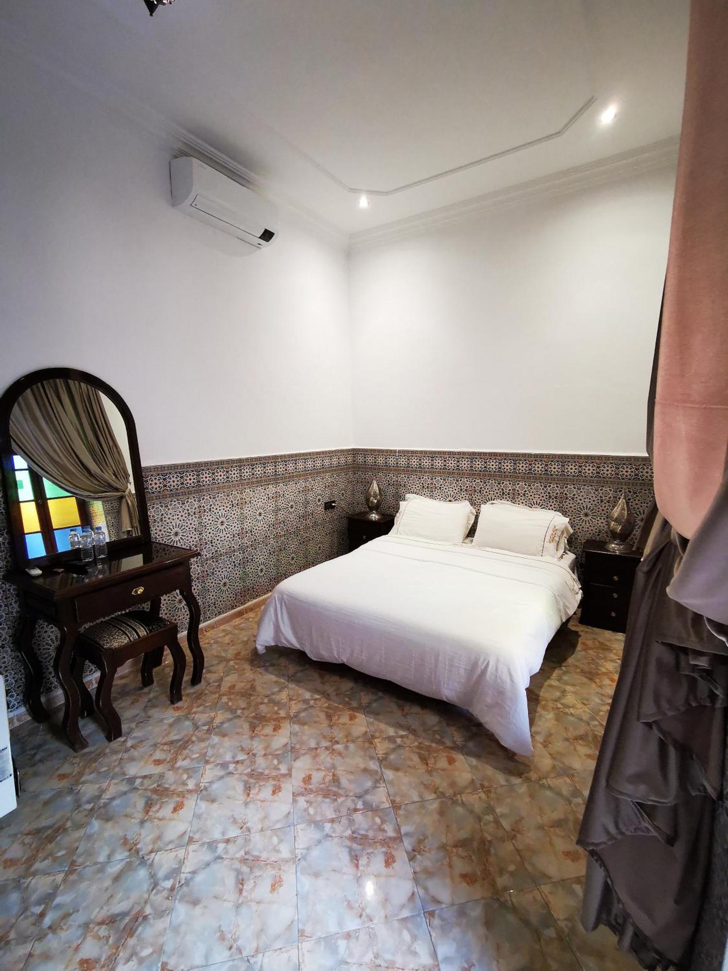 Riad Dar Al Fassia Ουζντά Δωμάτιο φωτογραφία